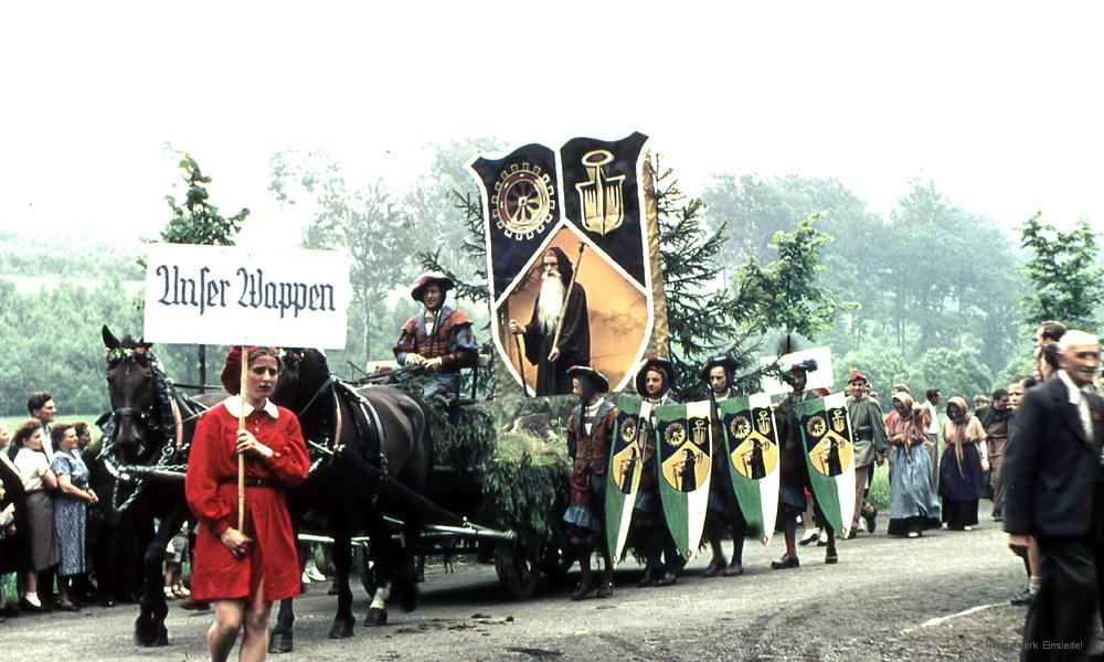 Sonntag, 26. Juni 1955: Festumzug "700 Jahre Einsiedel". (Foto: Wolfgang Röhr)