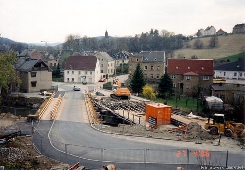 27. April 1996. Der Brücken-Abriss hat begonnen.