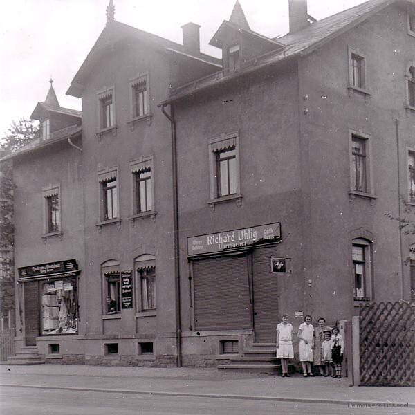 Zwei Geschäfte in der Hauptstr. 82