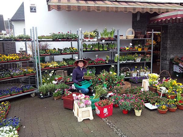 Vietnamesische Blumenverkäuferin