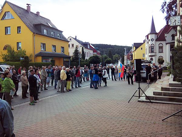 Kundgebung vor dem Einsiedler Rathaus am 6. Juli 2016