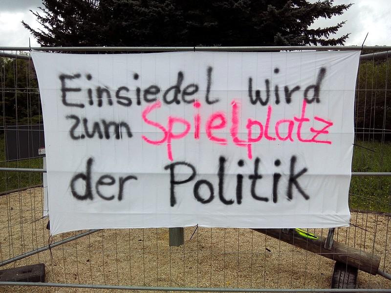 Banner an der Wippe in Einsiedel