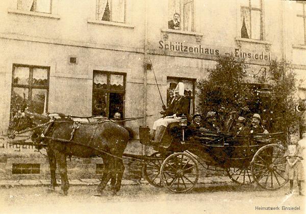 Kutsche vor dem Schützenhaus Einsiedel