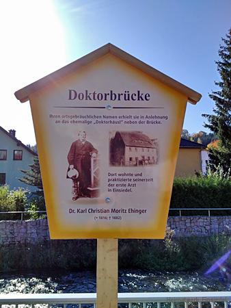 Historische Beschilderung an der Doktorbrücke in Einsiedel