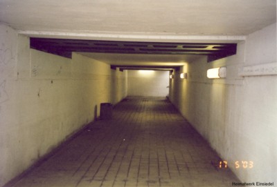 Tunnel unter den Gleisen im Einsiedler Bahnhof