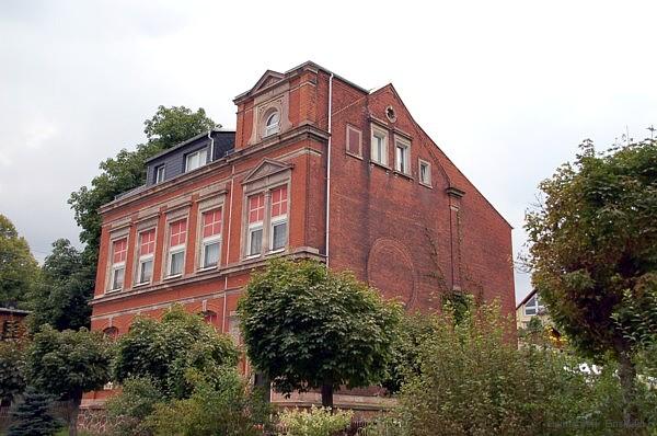 Die ehemalige Berbisdorfer Schule am 20. August 2005.