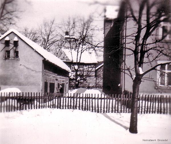 Im Hinterhof der Einsiedler Hauptstr. 20 im Winter 1969/70.