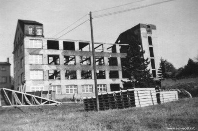 Baumaterial für den Dachstuhlneubau nach dem Brand 1959