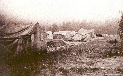 Von Unwetter 1754 zerdrückte Zelte im Pionierlager Einsiedel