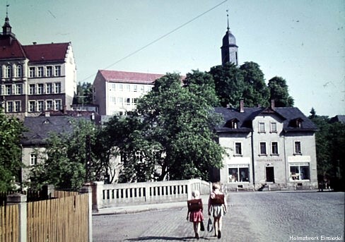 Einsiedel 1961: Die neue Schule ist fertiggestellt