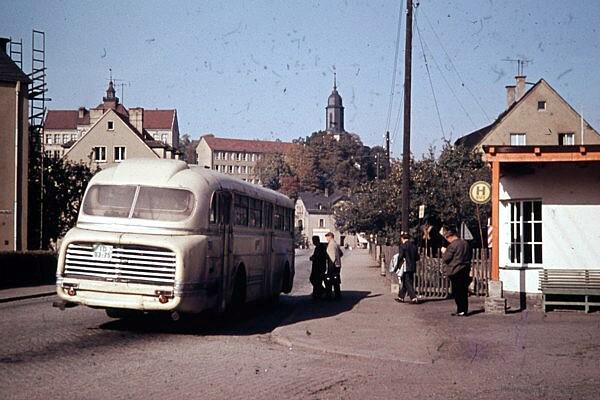 Bushaltestelle Einsiedel, August-Bebel-Platz, in dem 1960er Jahren