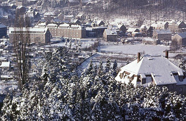 August-Bebel-Platz und Walter-Wieland-Hain im Winter 1971