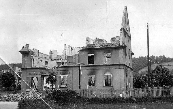 Ruine der Bäckerei Hertel 1945