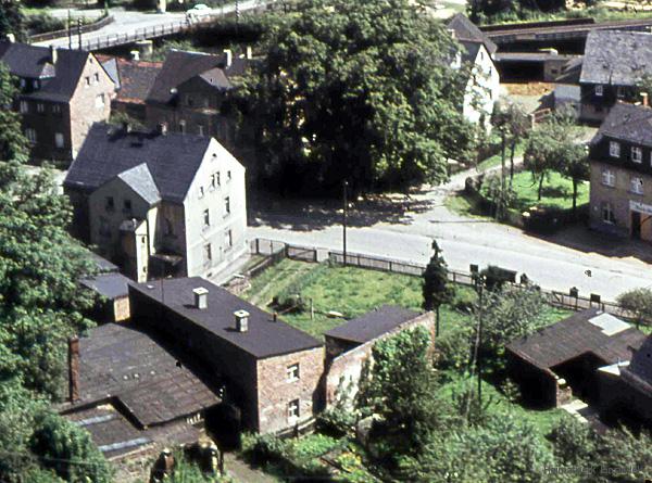 Hauptstraße 70 in Einsiedel vom Kirchturm aus in den 1960er Jahren