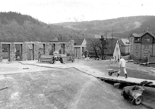 Aufstockung der Lagerkeller im volkseigenen Einsiedler Brauhaus 1974.
