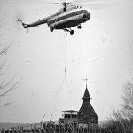Hubschrauber zur Montage eines Leichtbaudaches über der Brauerei in Einsiedel 1974