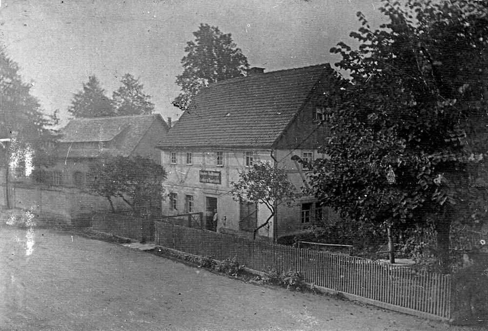 Sattlerei Hallbauer mit Lohgerberei Grünitz in Einsiedel um 1890