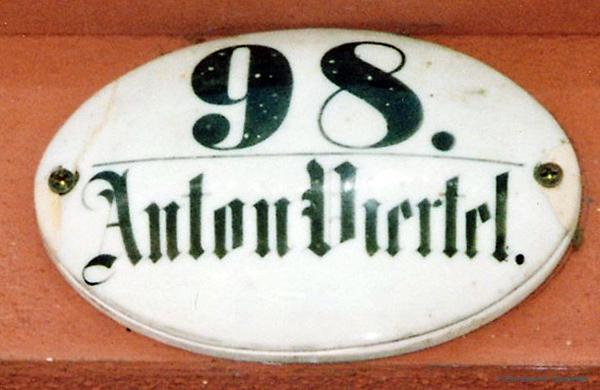 Ortslistenummer 98, Talsperrengrund 9 in Einsiedel. Haus des Viertel-Maler.