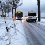 Bus stoppt wegen Eisglätte - Bilder vom Tage