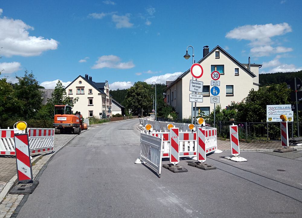 Straßenbau im Unterdorf Woche eins - Bilder vom Tage