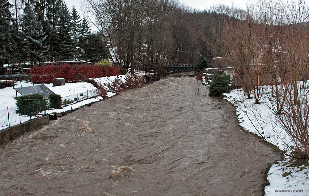 Hochwasser am Morgen des Heiligen Abends - Bilder vom Tage