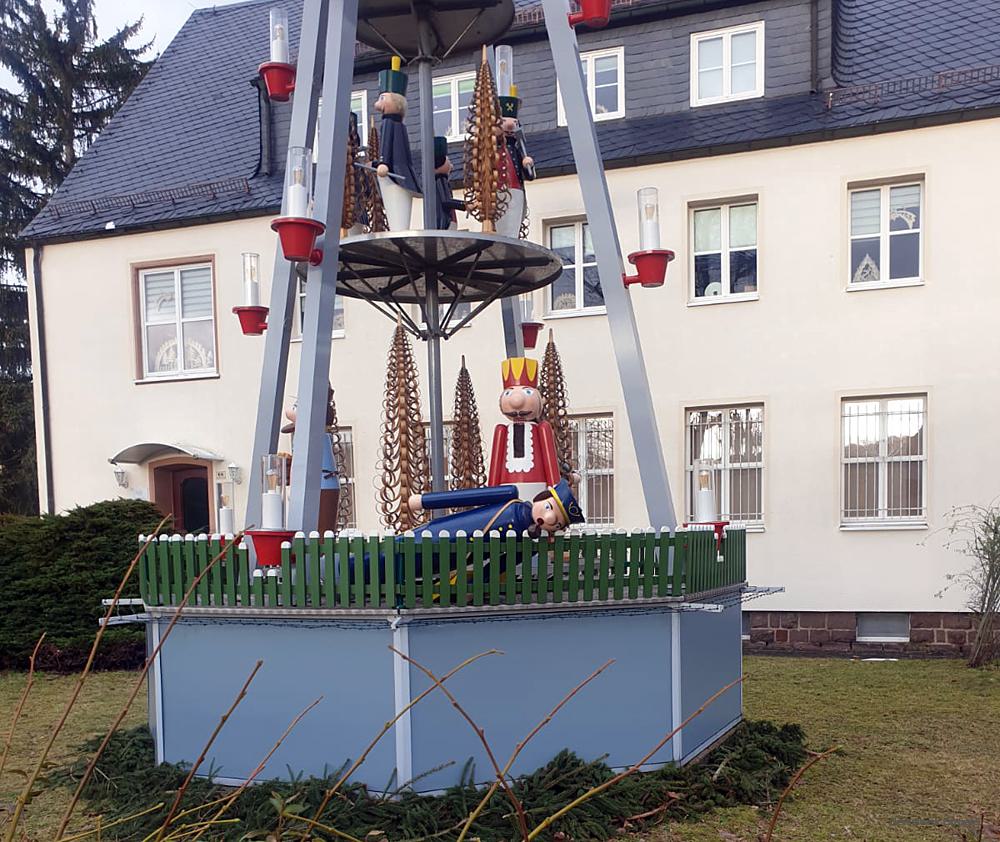 Vandalismus an der Einsiedler Pyramide - Bilder vom Tage