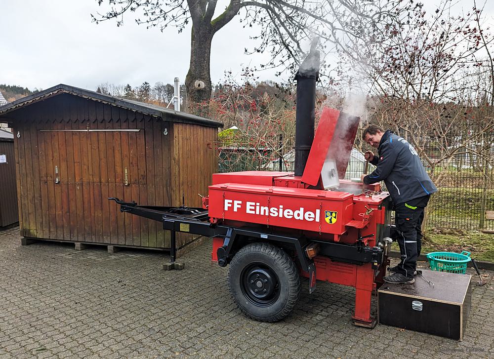 Ronny Förster an der Gulaschkanone - Bilder vom Tage