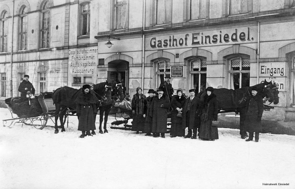 Gasthof Einsiedel mit Schlitten