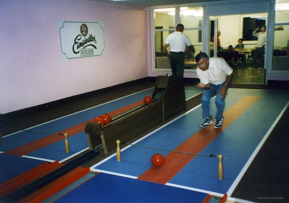 Einweihung der Kunststoffplattenbahn in der Kegelbahn Einsiedel 2003