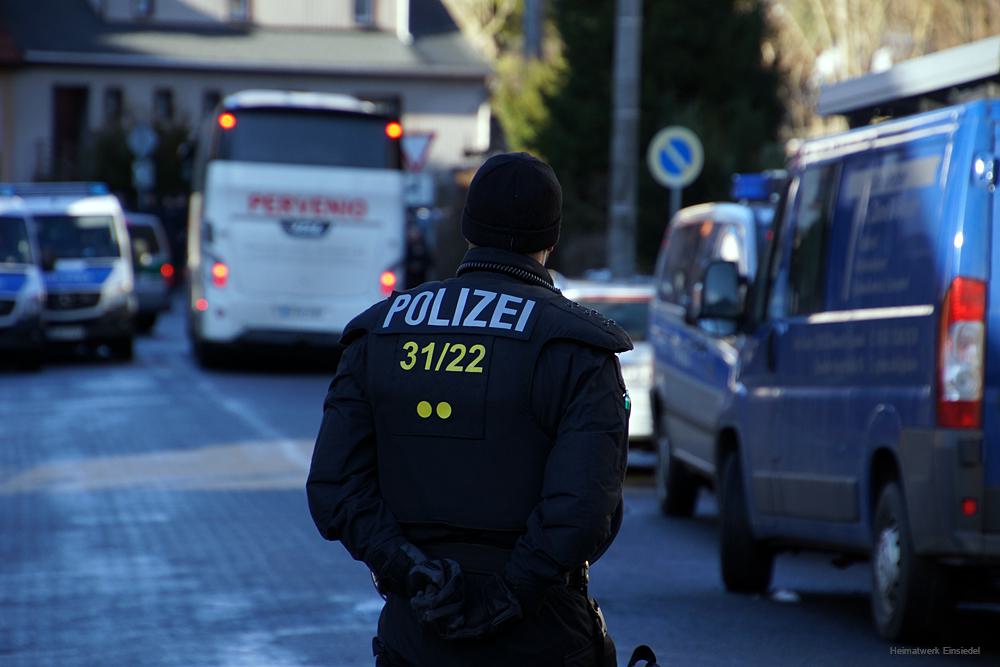 Polizeiabsicherung während der Erstbelegung der EAE am 7. Januar 2016.